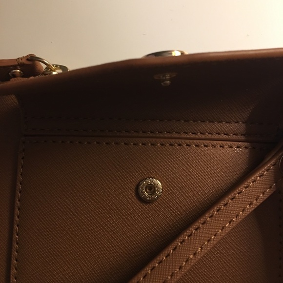 Tommy Hilfiger mini wallet/clutch - Picture 6 of 6